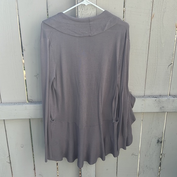 Hunu tan size small sweater - Picture 2 of 4